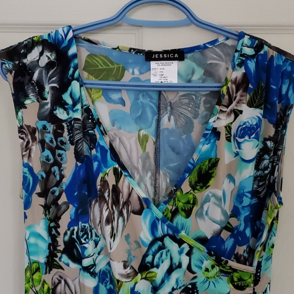 Dress - Picture 2 of 2
